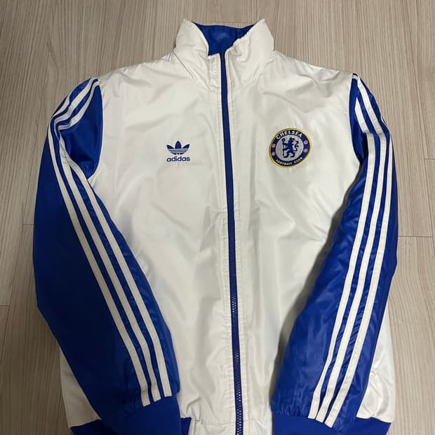 대장급 아디다스 첼시 리버시블 패딩