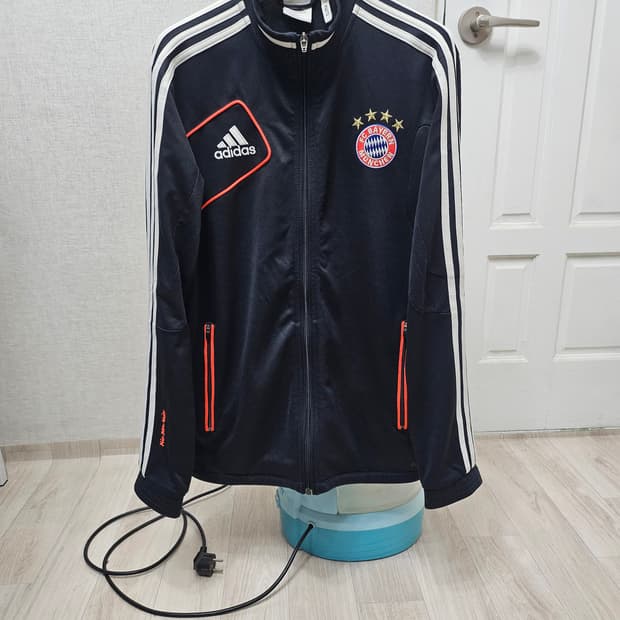 (100)L ☆초대장급☆ 아디다스 바이에른뮌헨 [검흰] 트랙탑져지