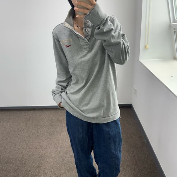 Hollister 홀리스터 스몰로고 그레이 하이넥 롱슬리브