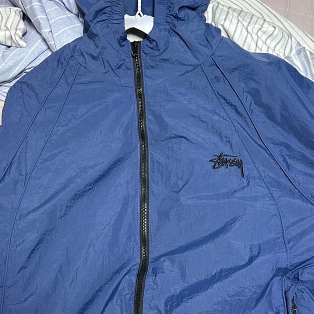 스투시 바람막이