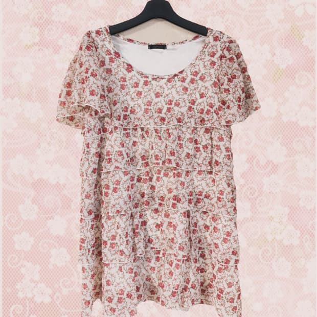 딸기맛 잔꽃 패턴 블라우스🍓🌸