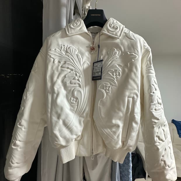 [52,XL사이즈] 루이비통 버질아블로 23SS 쇼라인 레더 바시티