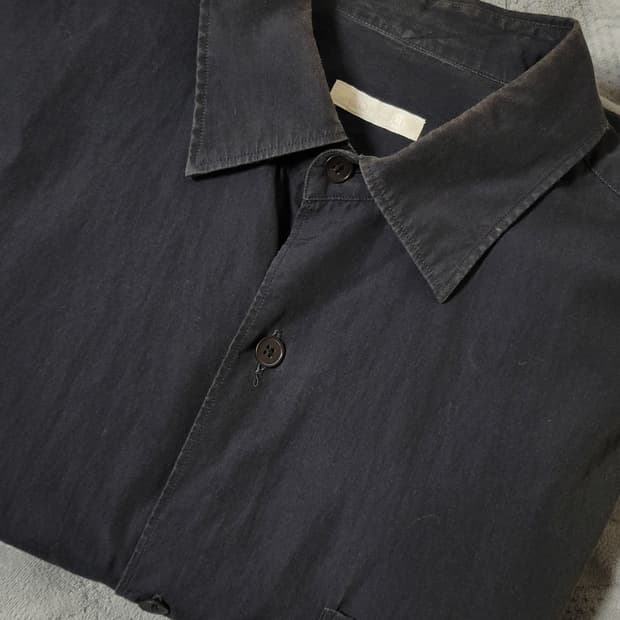 코모리 반팔셔츠