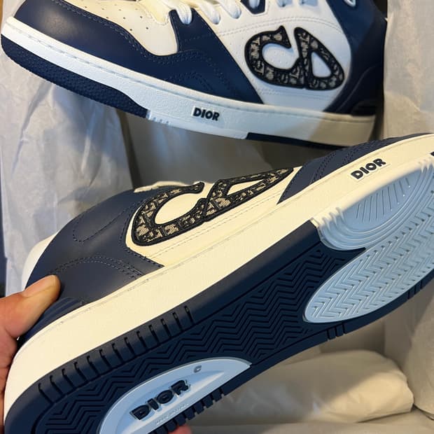 디올 오블리크 B57 스니커즈