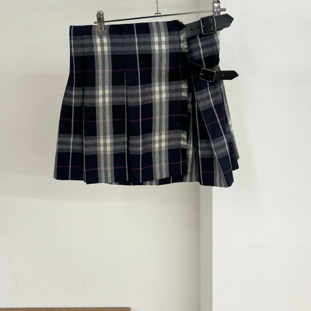 버버리 핑크 네이비 체크 버클 스커트
