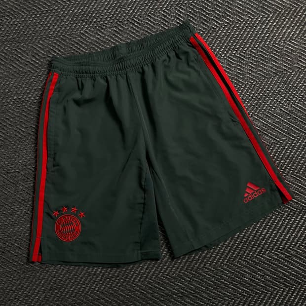 아디다스 FC 바이에른 뮌헨 22/23 트레이닝 쇼츠 y 4667