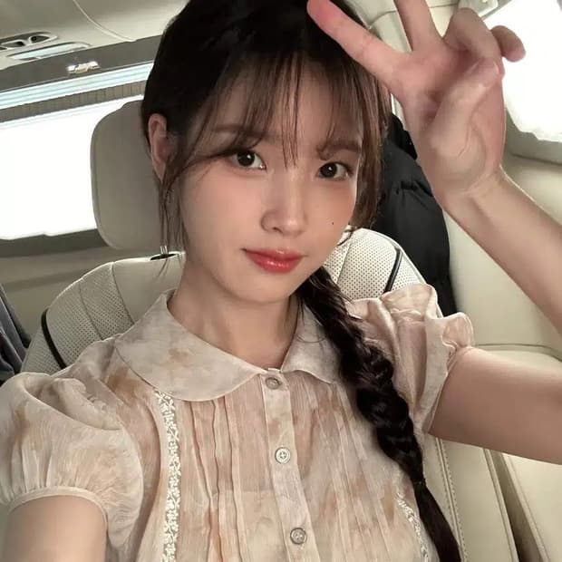 나비버스 플라워 레이스 블라우스