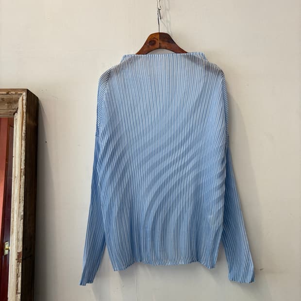 Issey miyake 탑