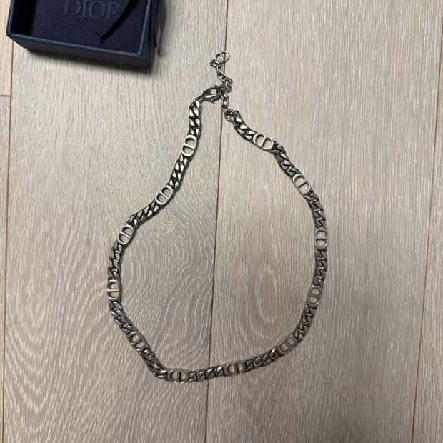디올 목걸이