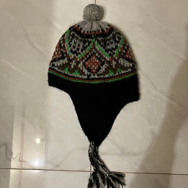 준야와타나베 이어플랩 비니