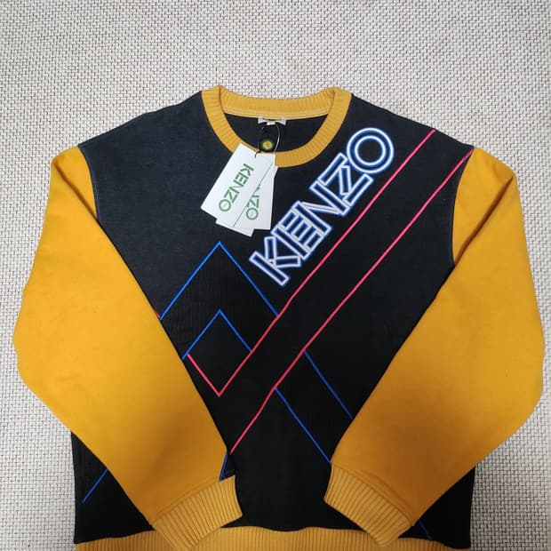 겐조 블랙/옐로우 맨투맨 티셔츠