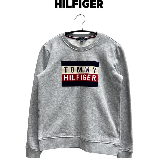 타미힐피거 우먼스 벨벳 빅로고 맨투맨 그레이