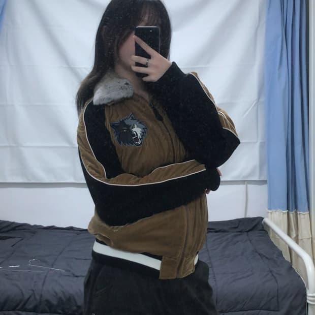 NBA 미네소타 벨벳 스카쟌 울프 자켓