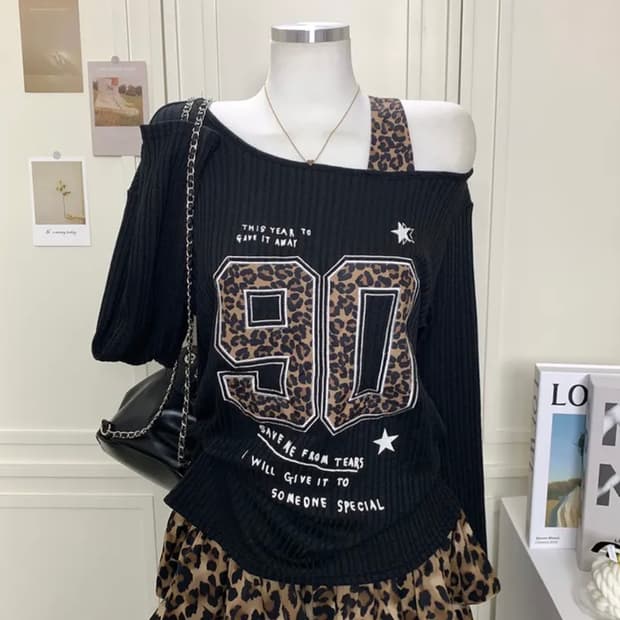 갸루느낌 레오파드 사이드 셔링 오픈숄더 골지 긴팔 니트