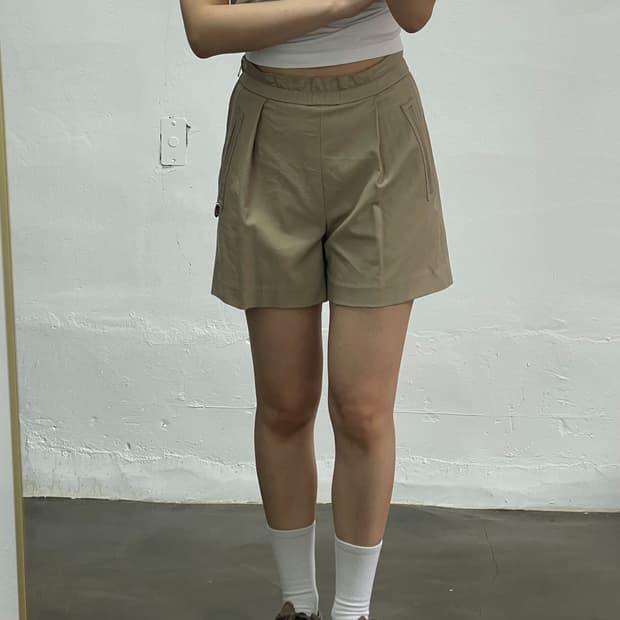한섬 타임 베이지 반바지