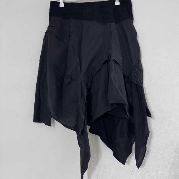 더오픈프로덕트 언발란스 스커트 검정