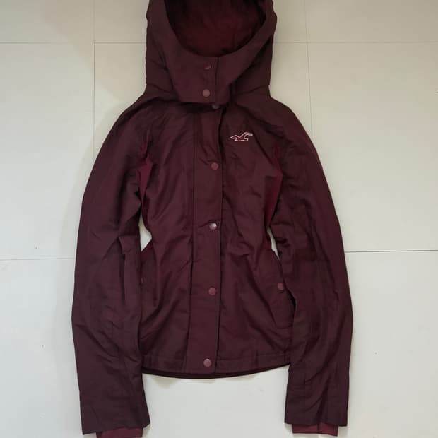 • Hollister Burgundy Windbreaker