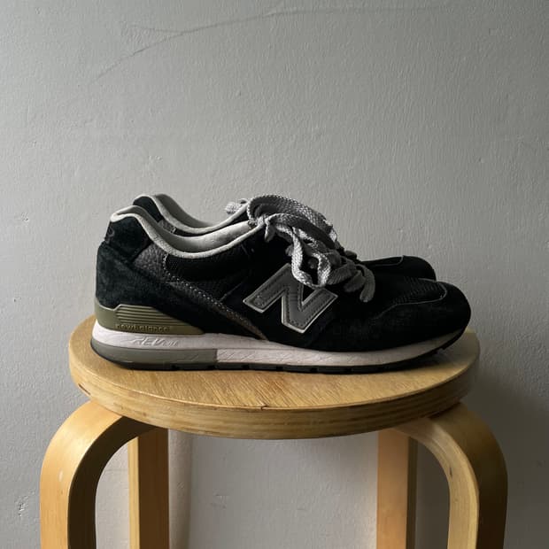 New Balance 996