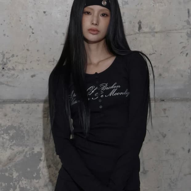 팬시클럽 스냅 레터링 롱슬리브 fancyclub