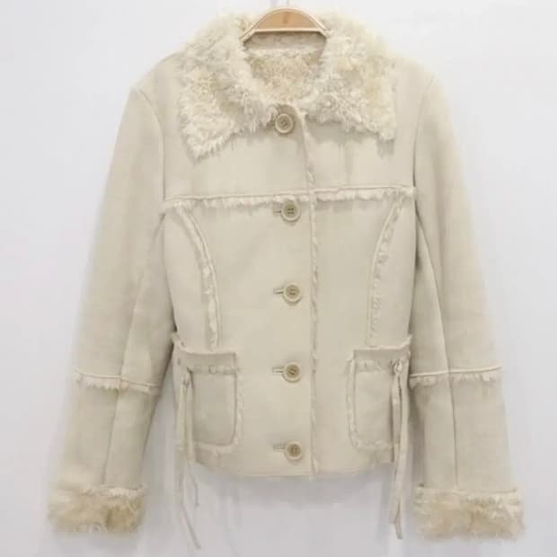 퍼 베이지 무스탕 자켓