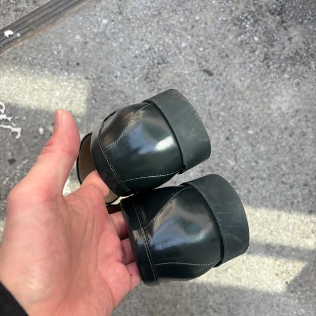 보테가 로퍼입니다