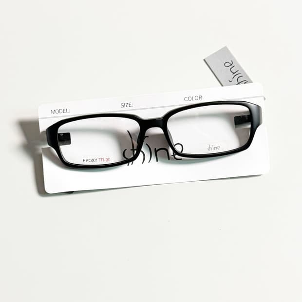 SHINE 맷블랙 뿔테 스퀘어 프레임 빈티지 안경