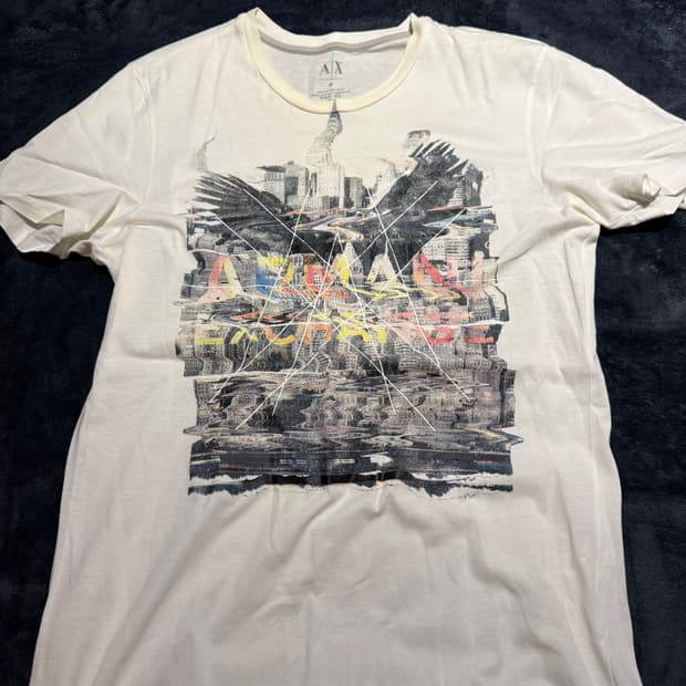 알마니 익스체인지 티셔츠 팝니다 M사이즈