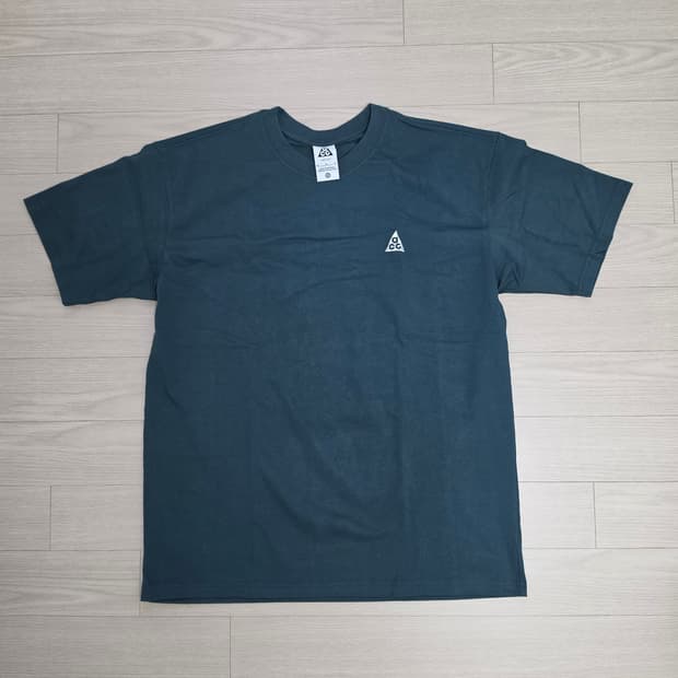나이키 ACG 반팔티 그레이그린
