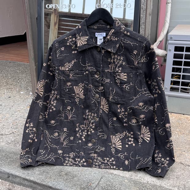 Graff by UM Company 오리엔탈 자수 데님 트러커자켓 