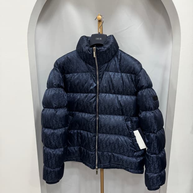 백화점판 디올 오블리크 패딩 50사이즈 