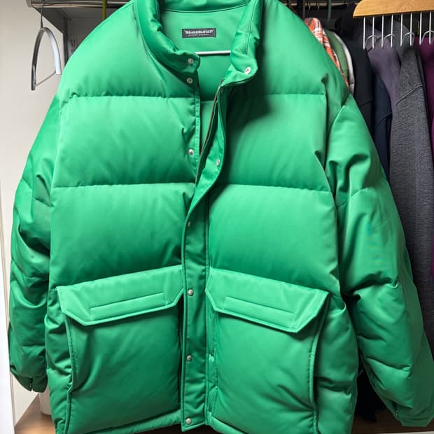 블랙아웃 어바인 파카 패딩 그린 L사이즈 팝니다