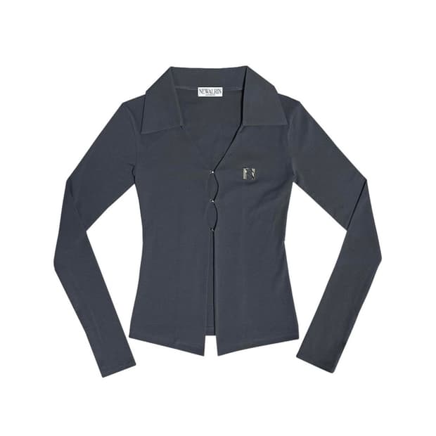 뉴얼린 엠블럼 셔츠탑 차콜