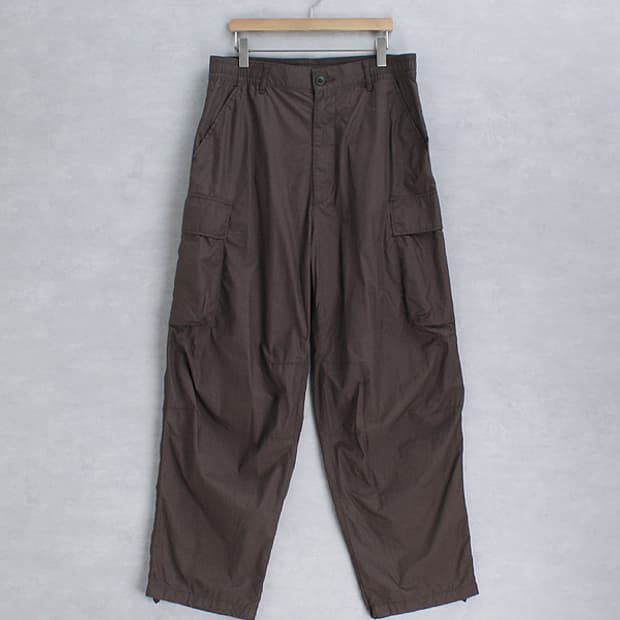 UNIQLO : C _ wide fit cargo pants
