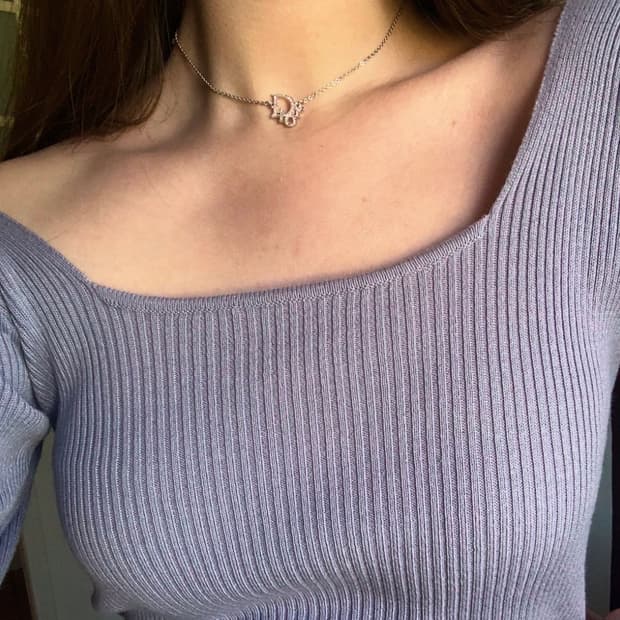 디올 샤이닝 로고 스탠다드 목걸이