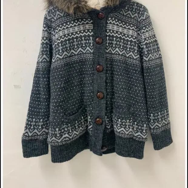ID vintage fur coat