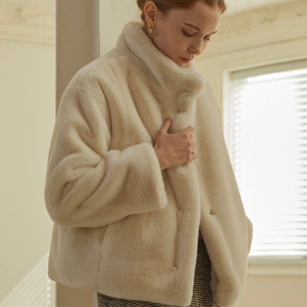 망고매니플리즈 캐롤 퍼자켓 크림 새상품