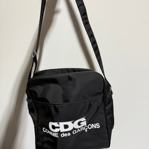꼼데가르송 CDG 블랙 메신저백