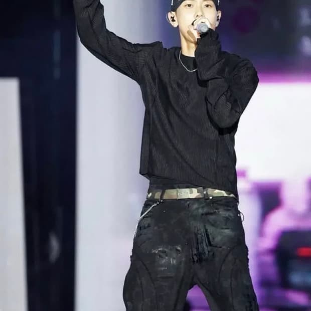 YYYY 롱슬리브 블랙 1사이즈