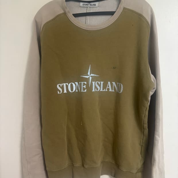 스톤아일랜드 맨투맨 105