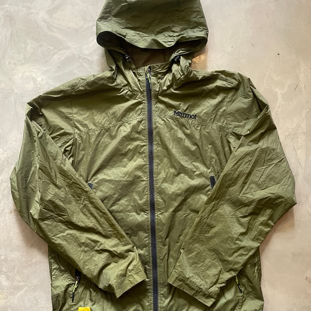 Marmot 고프코어 바람막이 카키 100