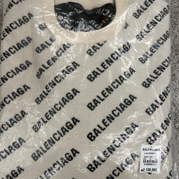 발렌시아가 로고 니트