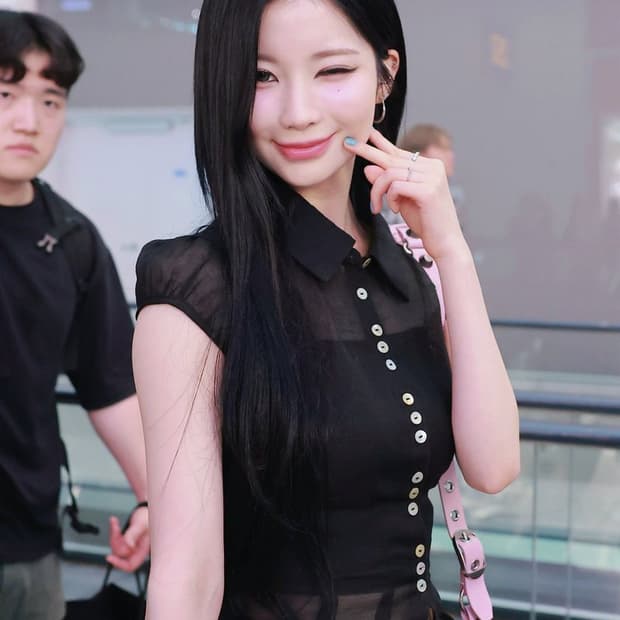 (S)새상품 스컬프터 쉬어 블라우스 Sheer Pleated Blouse