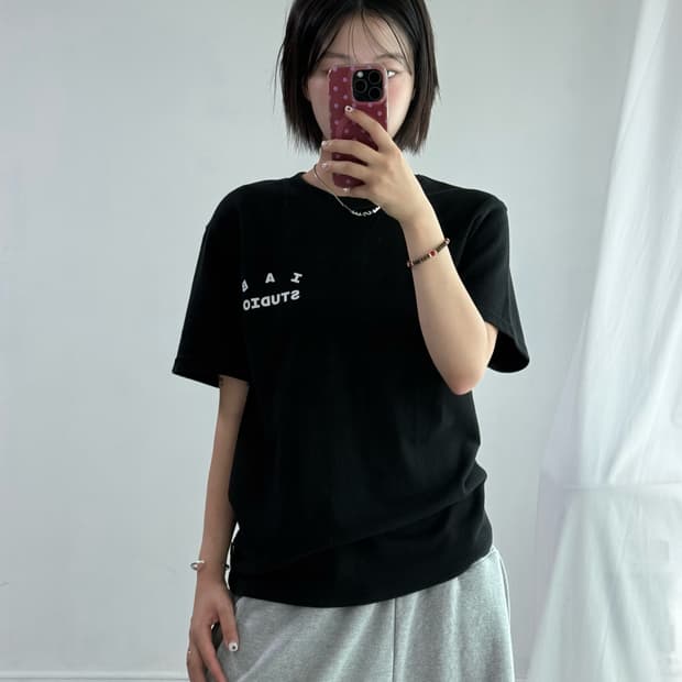 아이앱스튜디오 블랙 반팔티