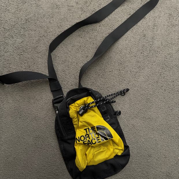 노스페이스 미니 크로스백 미시착 처분 