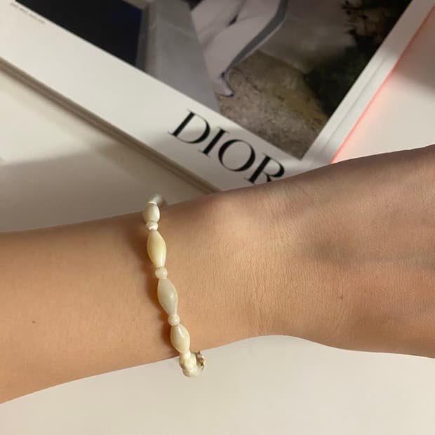 자개 쉘 아이보리 팔찌