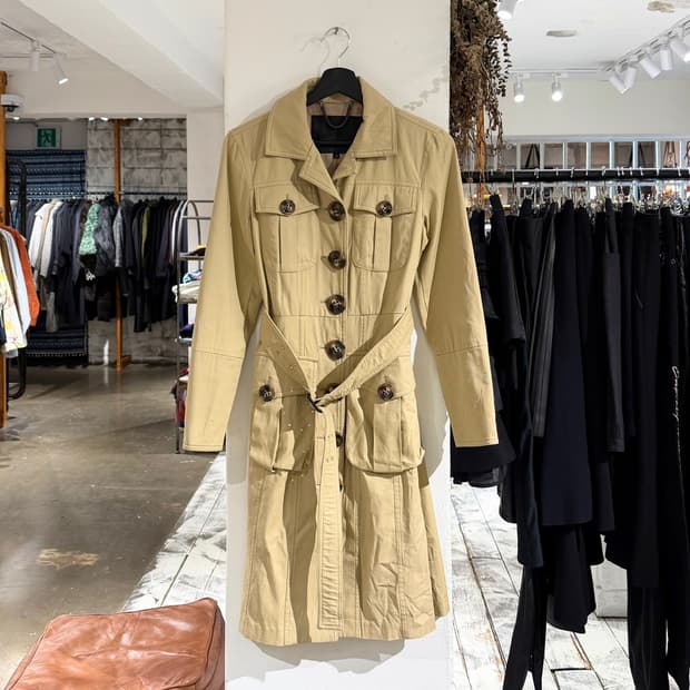 버버리 베이지 싱글 빅 버튼 코트