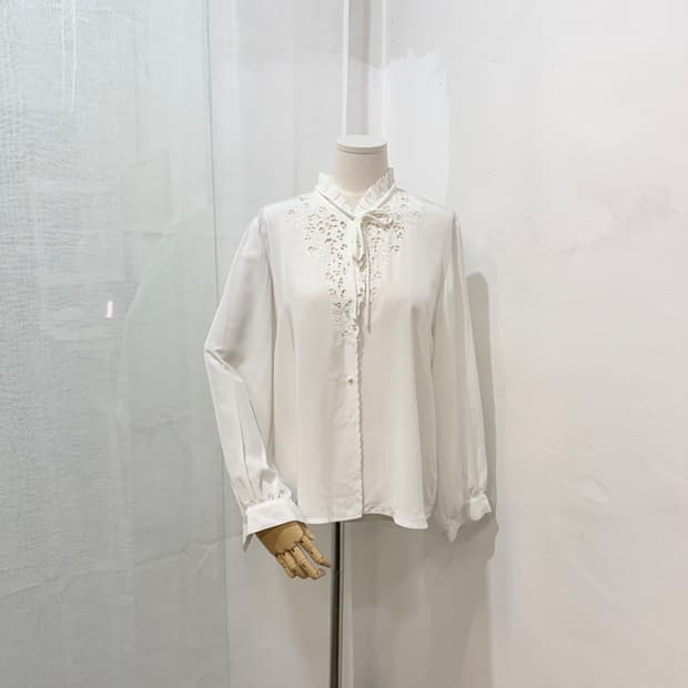 일본빈티지 펀칭 긴팔쉬폰 타이블라우스 3556
