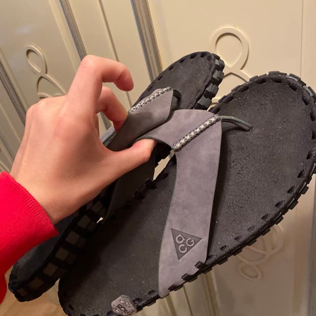 ACG 샌들 300
