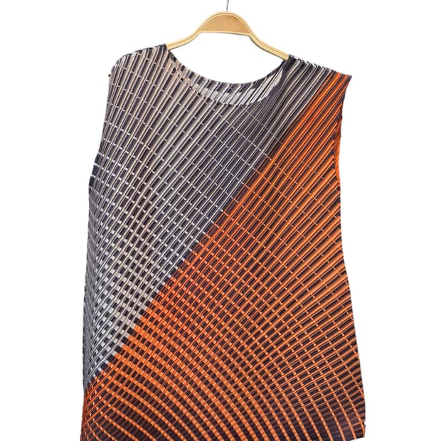 PLEATS PLEASE  주름 패턴 민소매 탑