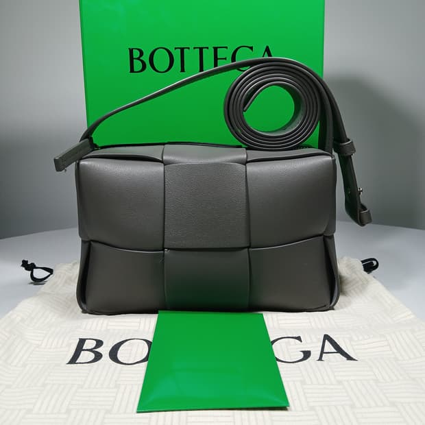 보테가베네타 아르코 카메라백 스몰 795177